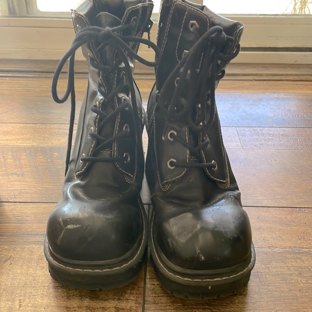 Stevie’s Heeled boots retro style